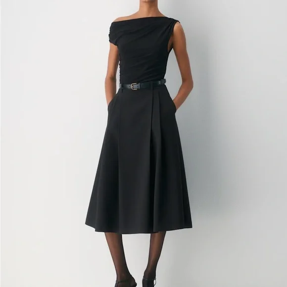 Aritzia Babaton Enterprise Skirt - Picture 2 of 4